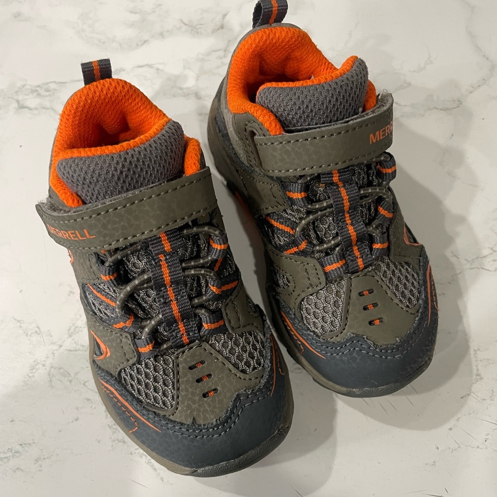 Merrell toddler 5.5c hiking/outdoor shoe